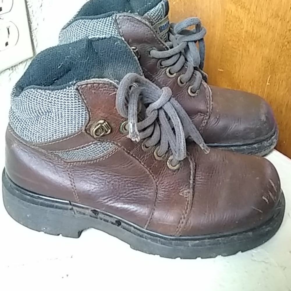 Dr . Martens size 4 boot